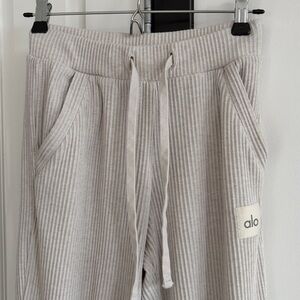 ALO yoga muse sweatpants